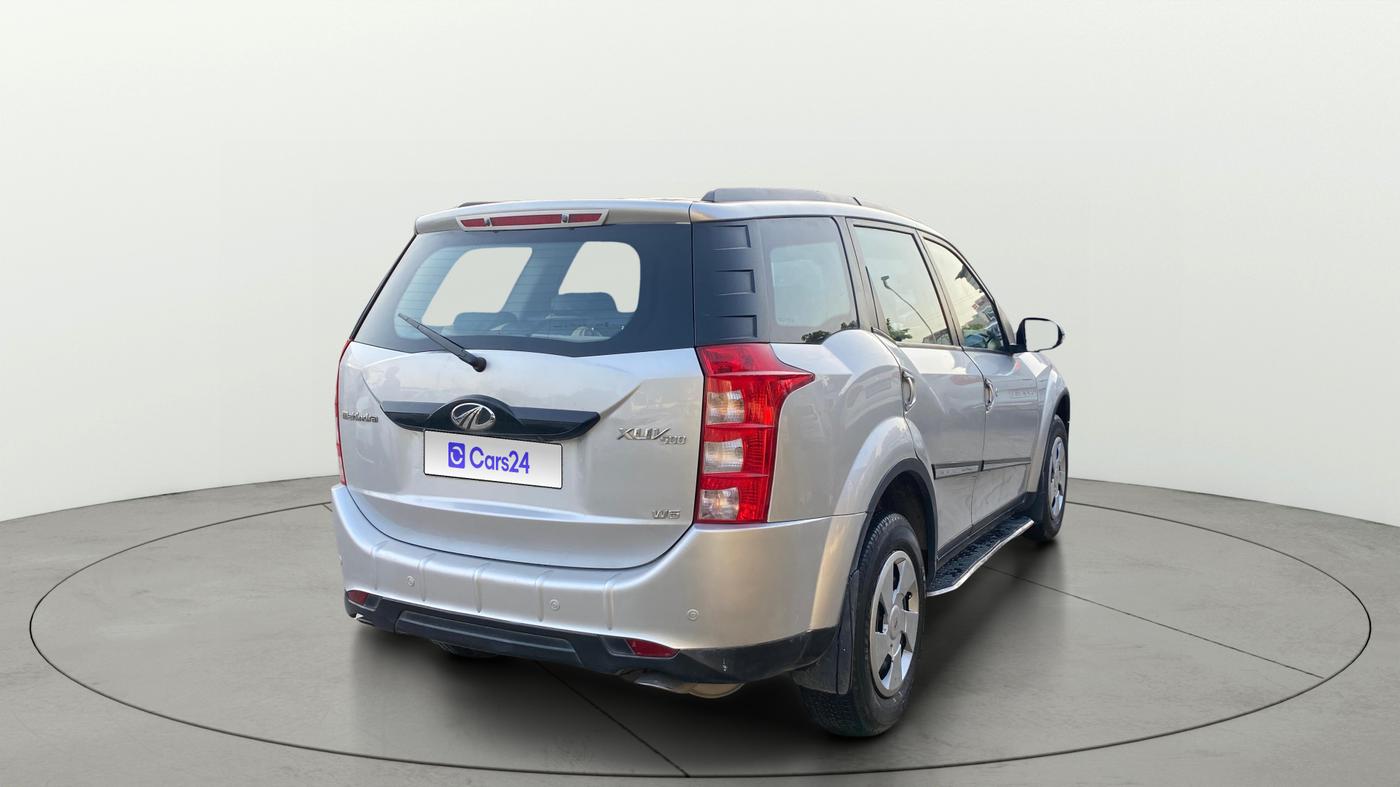 2016 Mahindra XUV500 W6, Diesel, Manual, 98,528 km, Right Back Diagonal