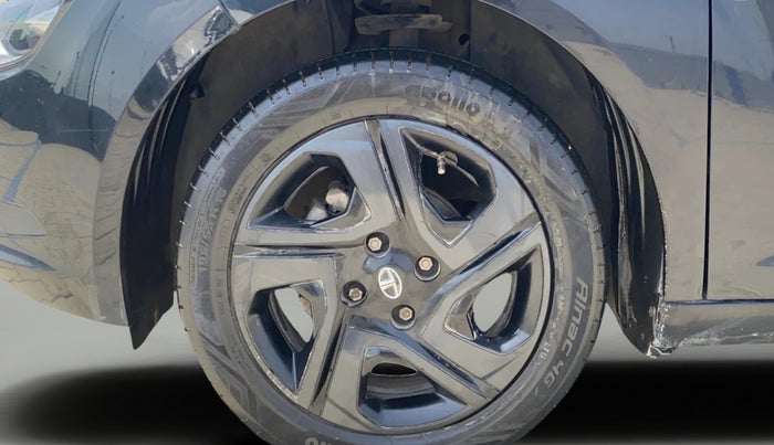 2023 Tata ALTROZ XTA DARK EDTION, CNG, Automatic, 61,988 km, Left Front Wheel
