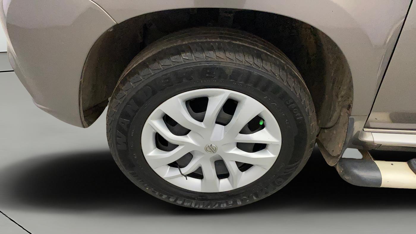 2017 Nissan Terrano XL (P), Petrol, Manual, 32,230 km, Left Front Wheel