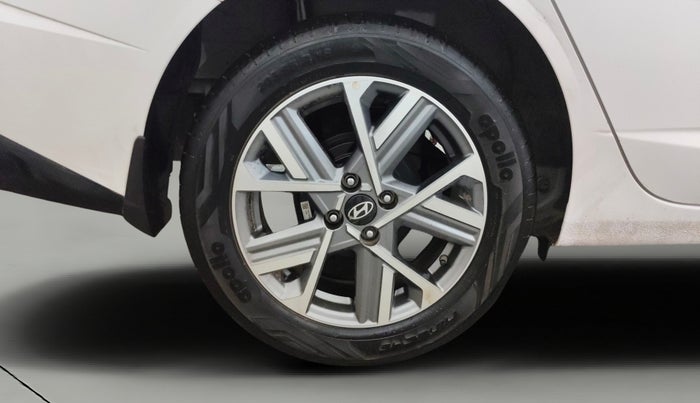 2025 Hyundai Verna SX(O) 1.5 MPI IVT , Petrol, Automatic, 1,398 km, Right Rear Wheel