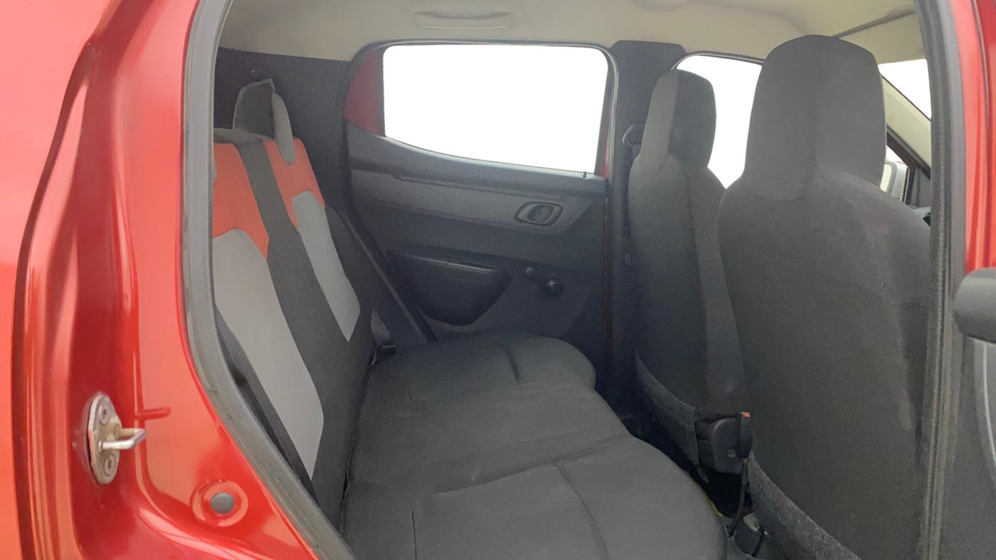 2016 Renault Kwid RXT 1.0 AMT, Petrol, Automatic, 30,762 km, Right Side Rear Door Cabin