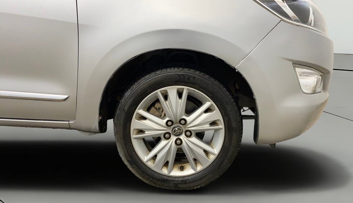 2017 Toyota Innova Crysta 2.7 ZX AT 7 STR, Petrol, Automatic, 61,710 km, Right Front Wheel