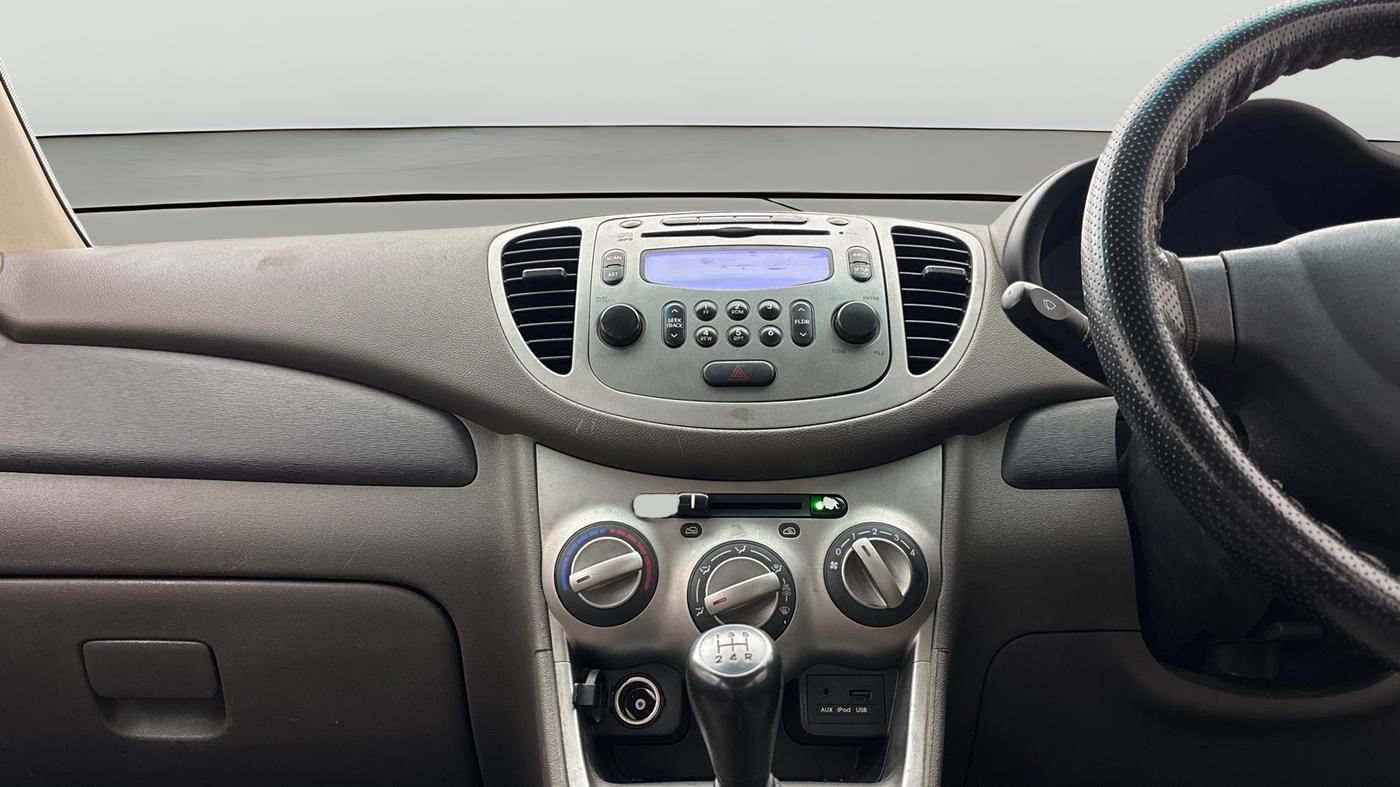 2014 Hyundai i10 SPORTZ 1.1, Petrol, Manual, 67,683 km, Air Conditioner