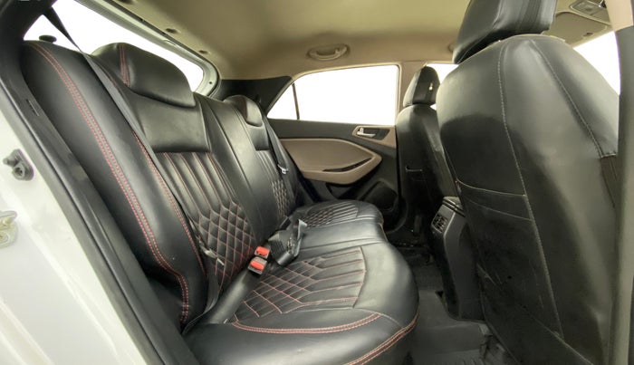 2020 Hyundai Elite i20 SPORTZ PLUS 1.2, CNG, Manual, 87,354 km, Right Side Rear Door Cabin