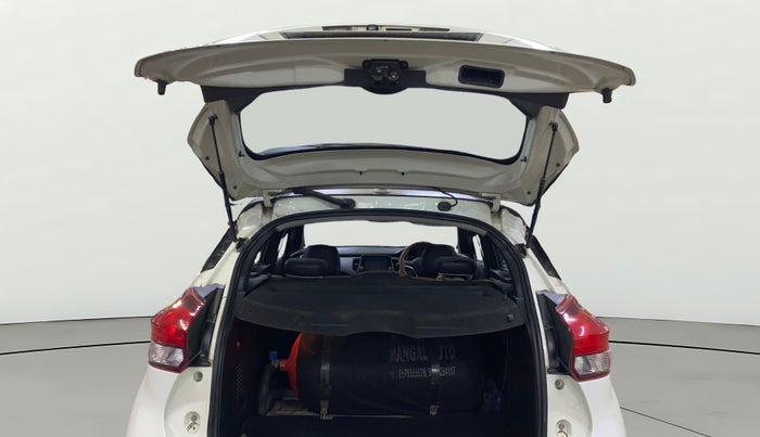 2021 Nissan Kicks XV 1.5, CNG, Manual, 60,491 km, Boot Door Open