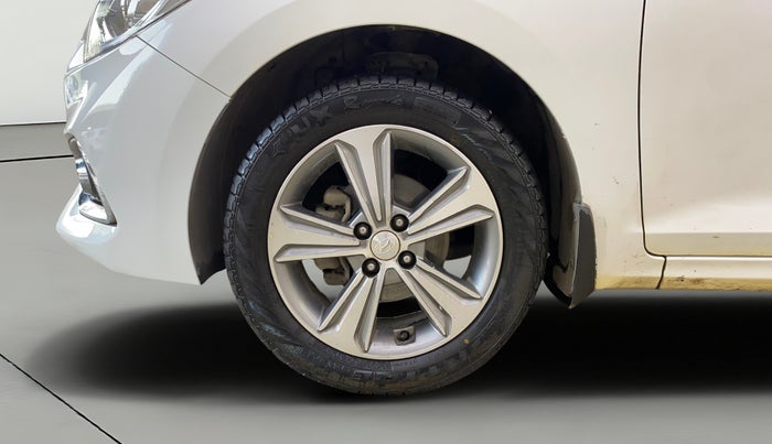 2017 Hyundai Verna 1.6 VTVT SX O, Petrol, Manual, 49,542 km, Left Front Wheel