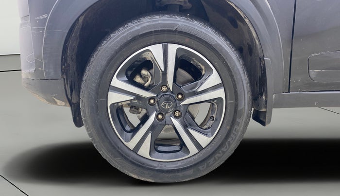 2024 Tata NEXON Creative Plus S 1.2 Revotron 6AMT Dark Edition, CNG, Automatic, 46,394 km, Left Front Wheel