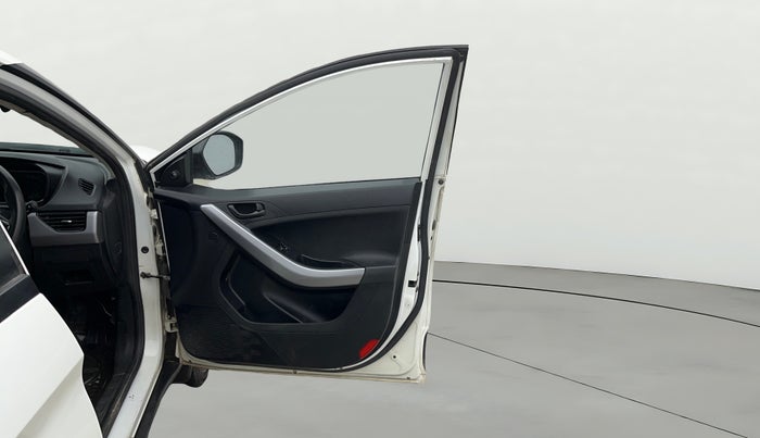 2022 Tata NEXON XE PETROL, Petrol, Manual, 92,672 km, RHS Front Door