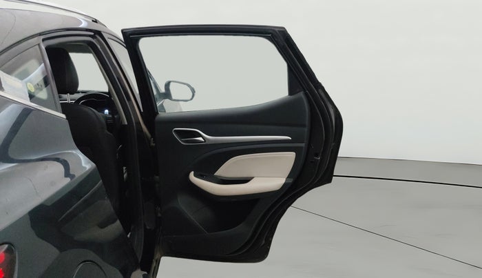 2022 MG ASTOR SHARP 1.5 MT, Petrol, Manual, 6,255 km, RHS Rear Door