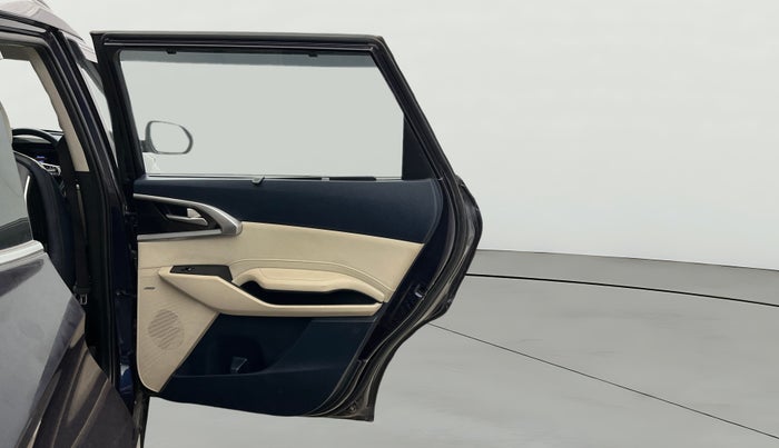 2022 KIA CARENS LUXURY PLUS 1.4 PETROL DCT 7 STR, Petrol, Automatic, 23,657 km, RHS Rear Door