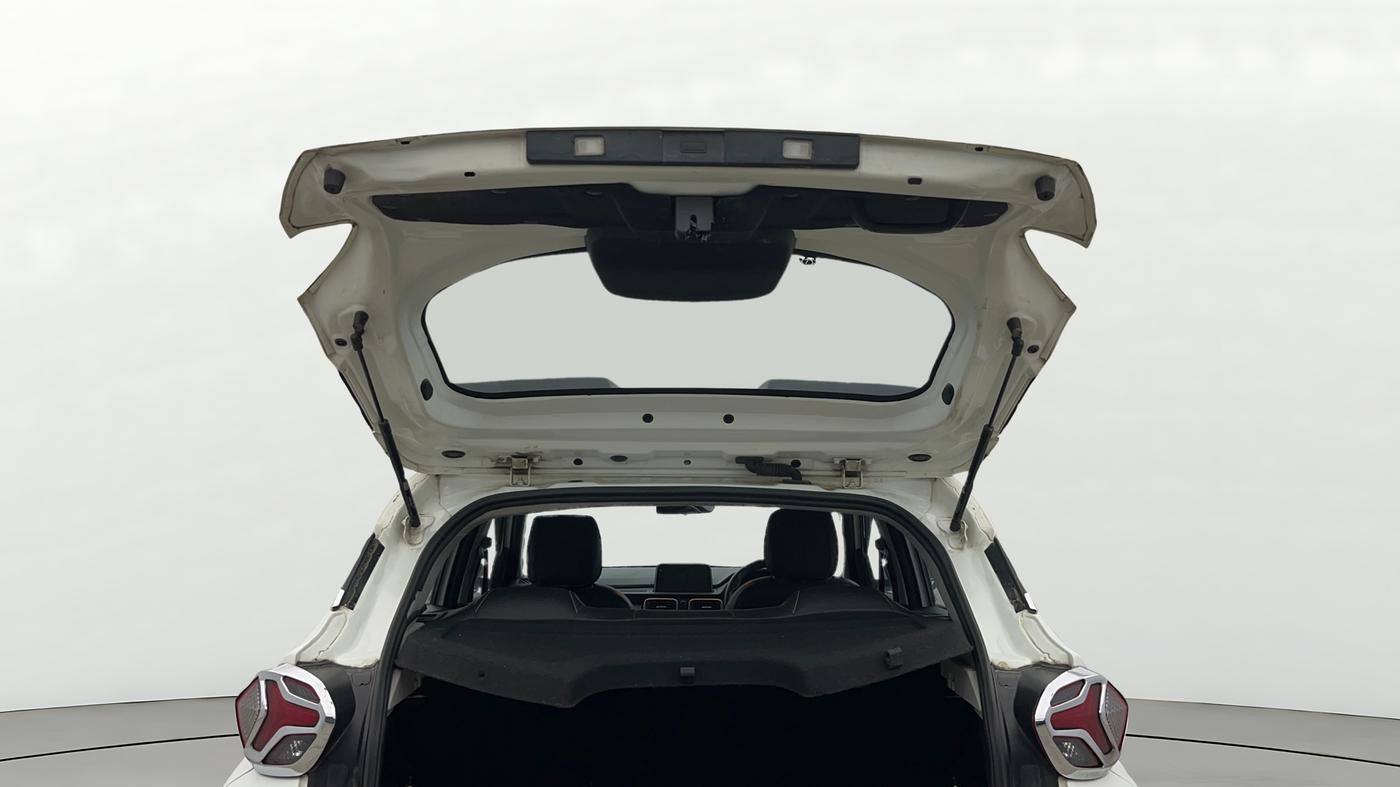 2023 Tata PUNCH ACCOMPLISHED MT, Petrol, Manual, 71,438 km, Boot Door Open
