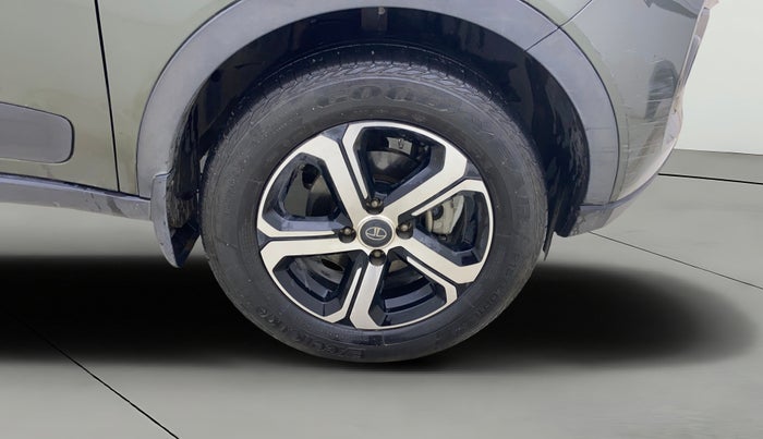 2022 Tata NEXON XZA PLUS SUNROOF PETROL, Petrol, Automatic, 35,118 km, Right Front Wheel