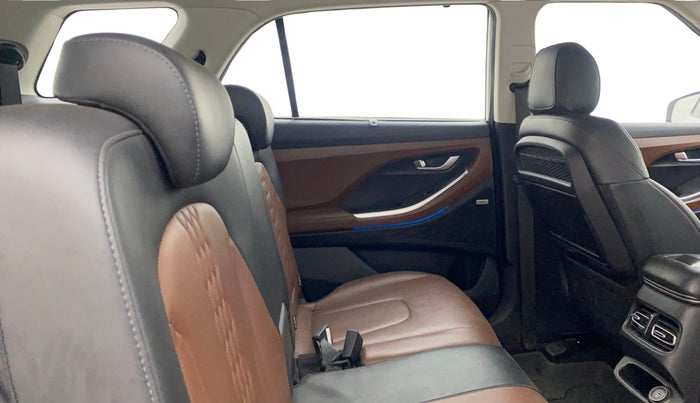 2022 Hyundai ALCAZAR PLATINUM 2.0 MT 7STR, Petrol, Manual, 49,667 km, Right Side Rear Door Cabin