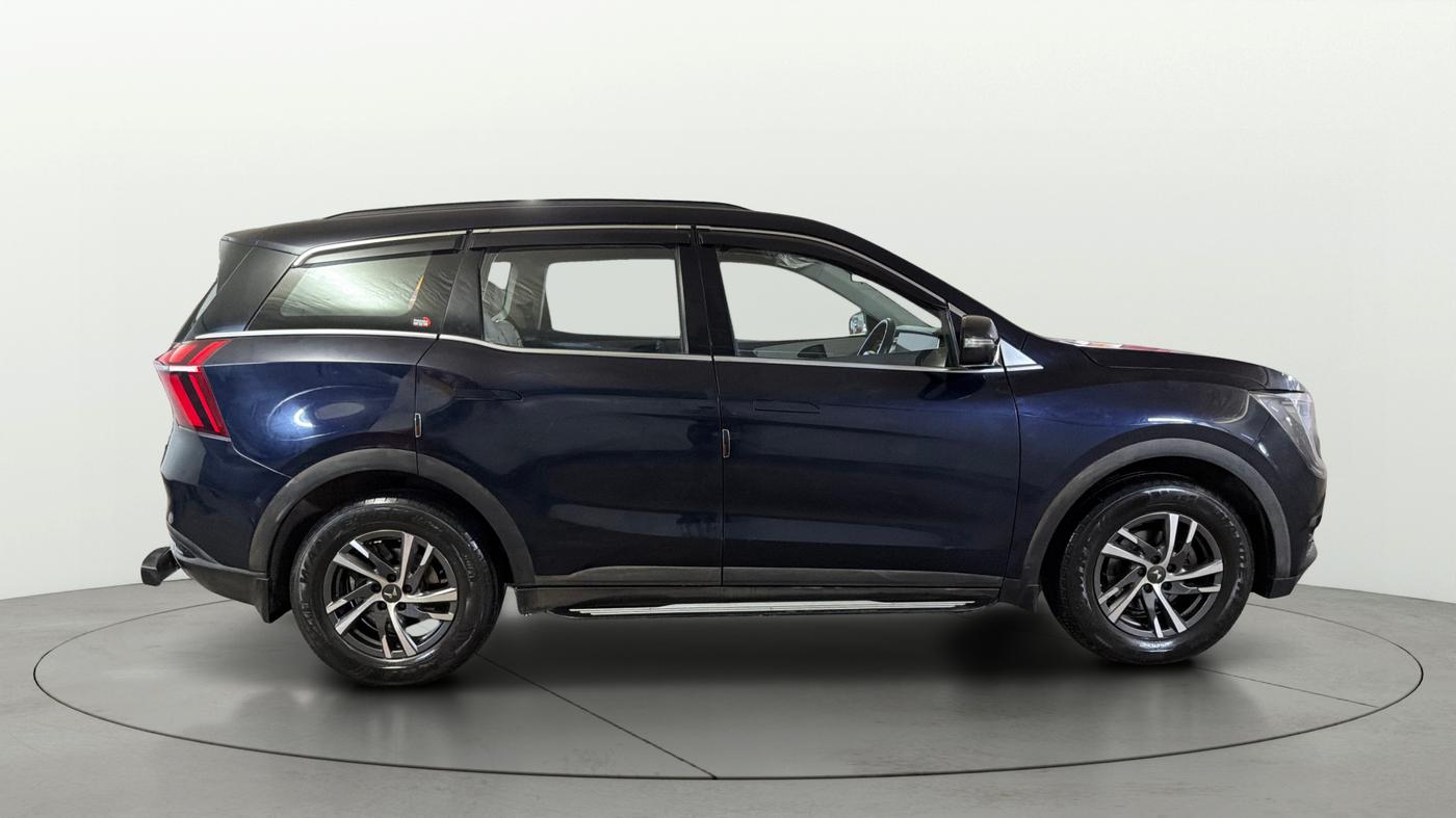 2022 Mahindra XUV700 AX 5 P AT 5 STR, Petrol, Automatic, 53,521 km, Right Side View