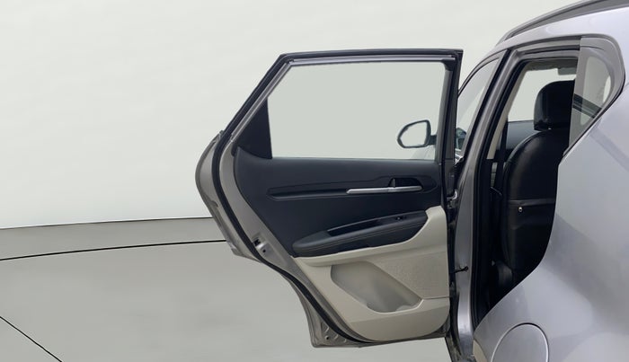 2020 KIA SONET HTX 1.0 IMT, Petrol, Manual, 69,800 km, LHS Rear Door