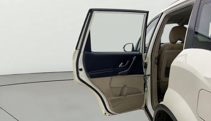 2017 Mahindra XUV500 W6, Diesel, Manual, 99,388 km, LHS Rear Door