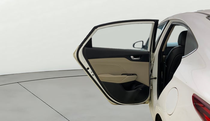 2017 Hyundai Verna 1.6 VTVT SX O, Petrol, Manual, 49,542 km, LHS Rear Door