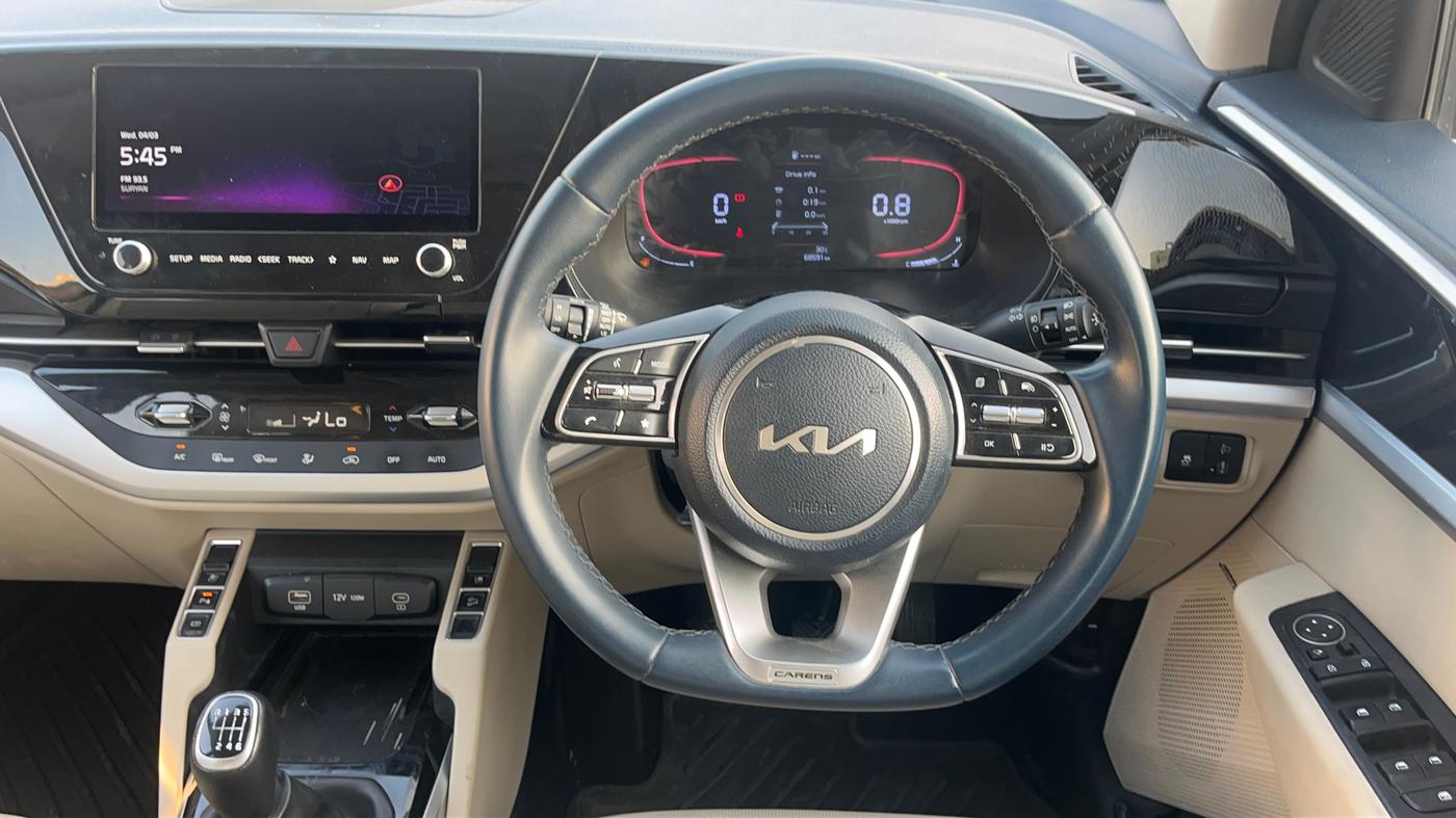 2022 KIA CARENS LUXURY PLUS 1.4 PETROL 7 STR, Petrol, Manual, 68,570 km, Steering Wheel Close Up