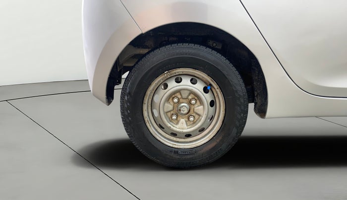 2016 Hyundai Eon D-LITE+, Petrol, Manual, 81,100 km, Right Rear Wheel