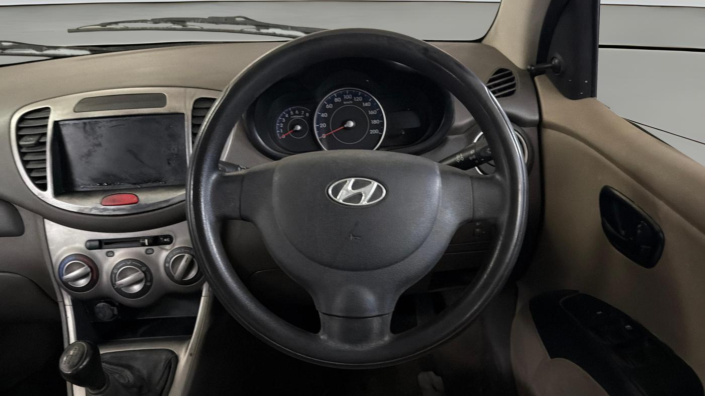 2014 Hyundai i10 MAGNA 1.2, Petrol, Manual, 76,915 km, Steering Wheel Close Up