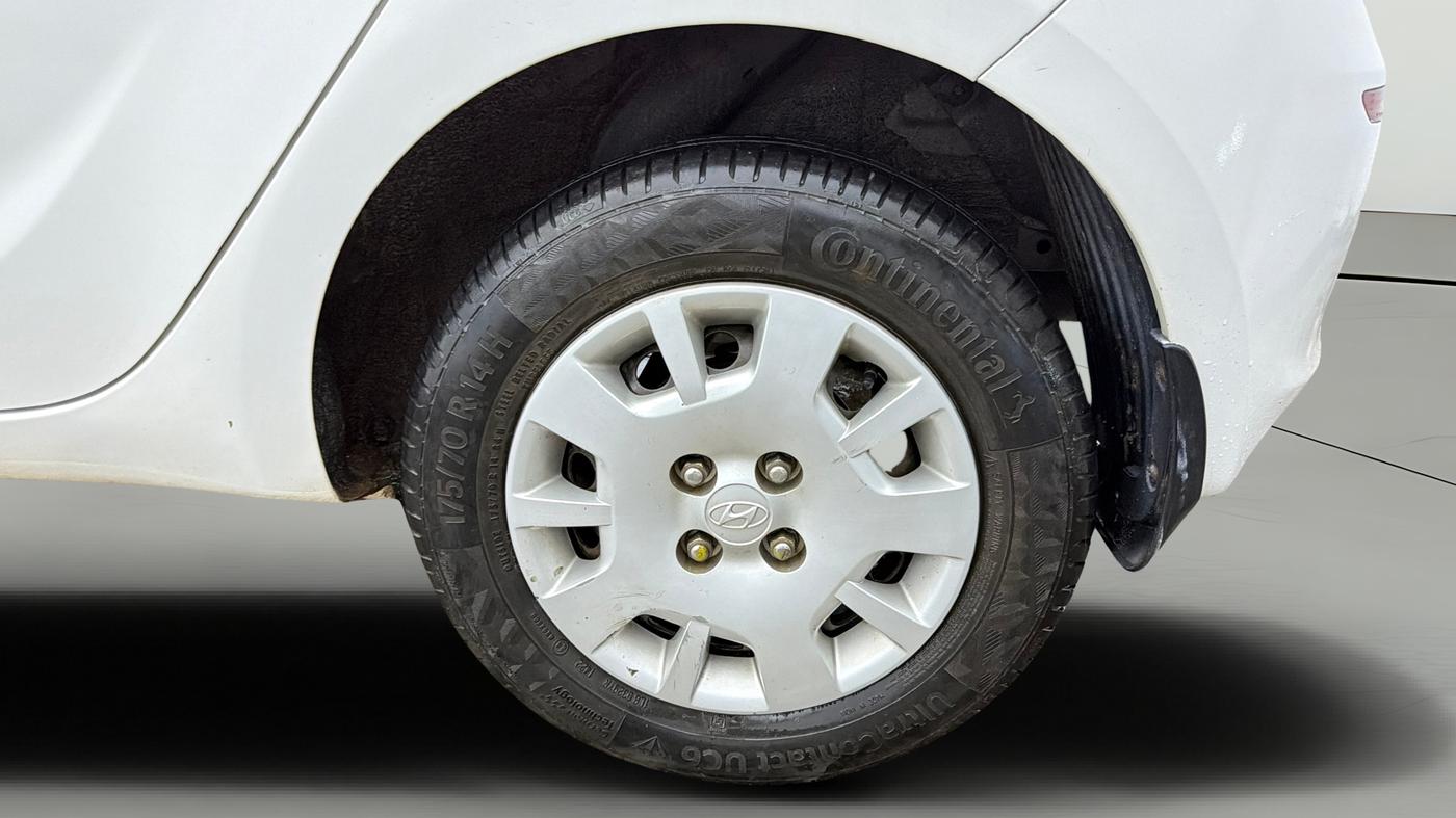 2012 Hyundai i20 MAGNA (O) 1.2, Petrol, Manual, 99,074 km, Left Rear Wheel