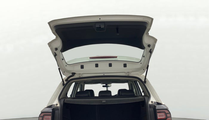 2022 Volkswagen TAIGUN TOPLINE 1.0 TSI MT, Petrol, Manual, 1,36,897 km, Boot Door Open