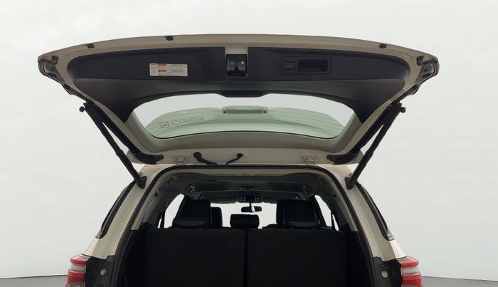 2024 Toyota Fortuner 4X2 MT 2.7 PETROL, Petrol, Manual, 22,651 km, Boot Door Open