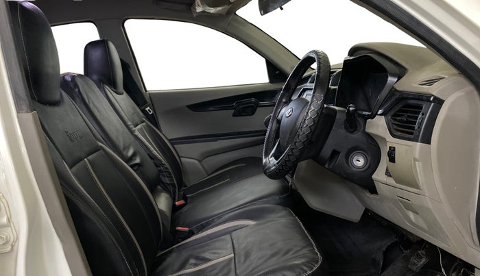 2017 Mahindra Kuv100 K8 6 STR, CNG, Manual, 31,677 km, Right Side Front Door Cabin