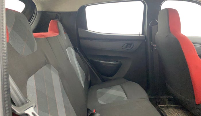 2021 Renault Kwid RXT 1.0 (O), Petrol, Manual, 48,221 km, Right Side Rear Door Cabin