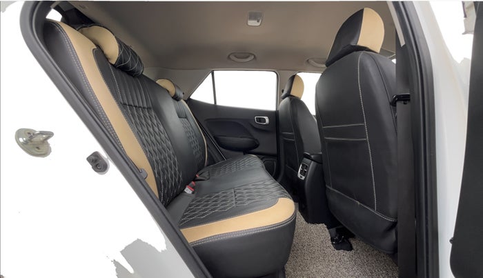 2021 Hyundai VENUE S+ 1.2, Petrol, Manual, 71,178 km, Right Side Rear Door Cabin