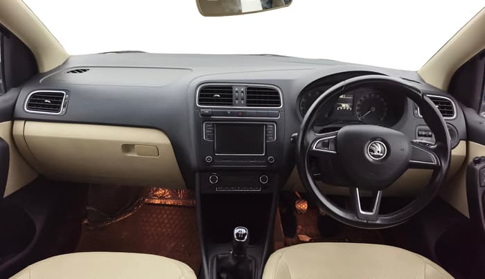 2017 Skoda Rapid STYLE 1.6 MPI, Petrol, Manual, 78,873 km, Dashboard