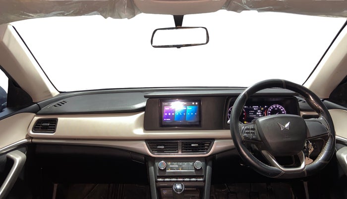 2023 Mahindra XUV700 MX P MT 5 STR, Petrol, Manual, 55,482 km, Dashboard