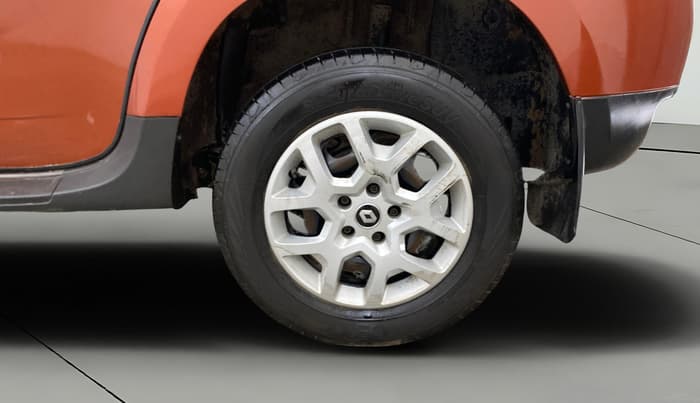 2016 Renault Duster 85 PS RXL DIESEL, Diesel, Manual, 1,24,019 km, Left Rear Wheel