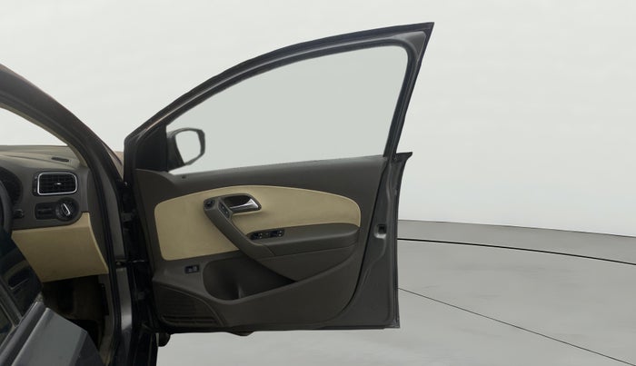 2014 Volkswagen Vento HIGHLINE PETROL AT, Petrol, Automatic, 92,209 km, RHS Front Door