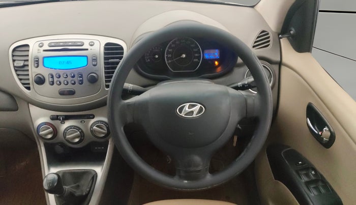 2014 Hyundai i10 SPORTZ 1.1, CNG, Manual, 99,114 km, Steering Wheel Close Up