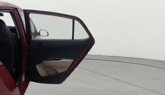 2015 Hyundai Grand i10 MAGNA 1.2 KAPPA VTVT, Petrol, Manual, 1,02,210 km, RHS Rear Door