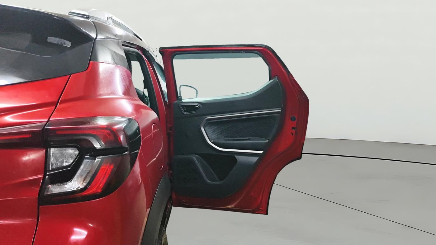 2021 Renault Kiger RXZ MT DUAL TONE, Petrol, Manual, 15,662 km, RHS Rear Door
