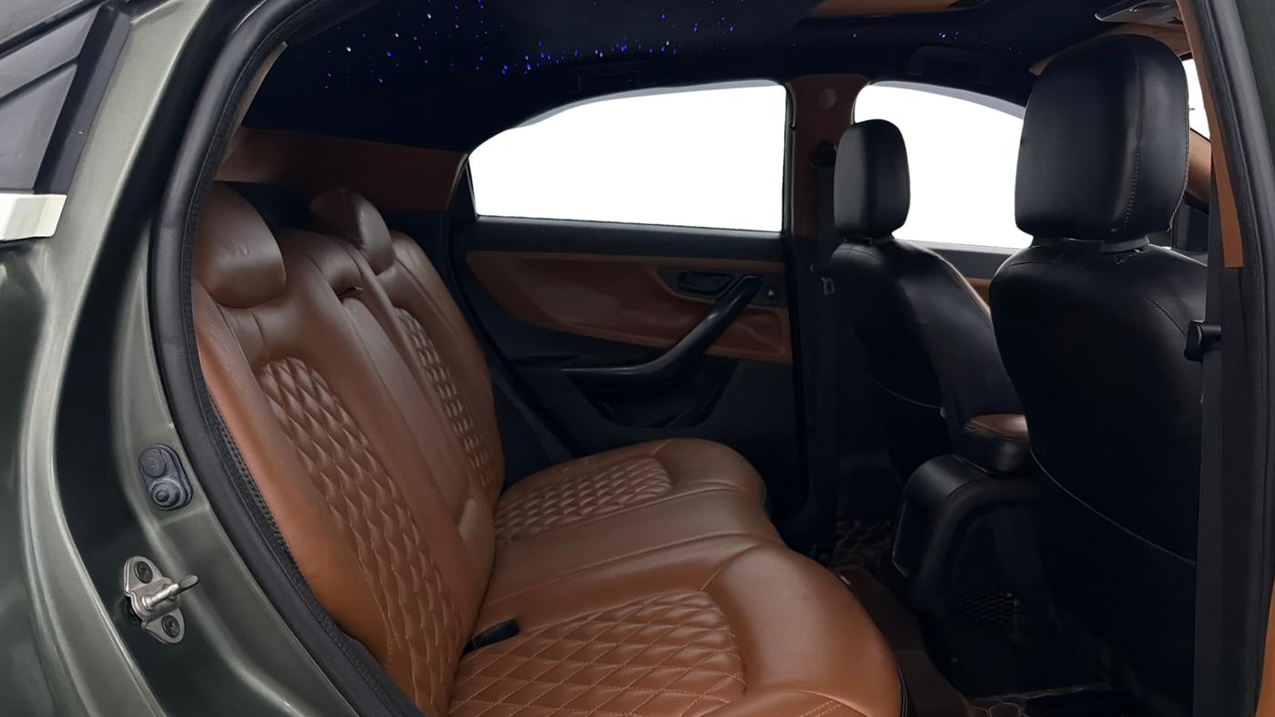 2023 Tata NEXON XM SUNROOF PETROL, Petrol, Manual, 31,146 km, Right Side Rear Door Cabin