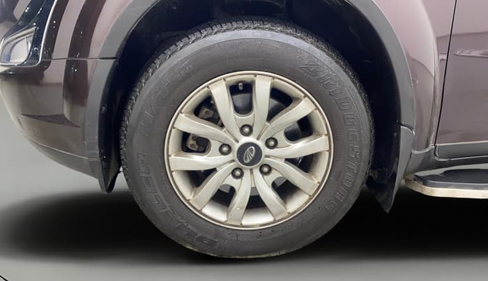 2016 Mahindra XUV500 W10 AWD AT, Diesel, Automatic, 91,250 km, Left Front Wheel