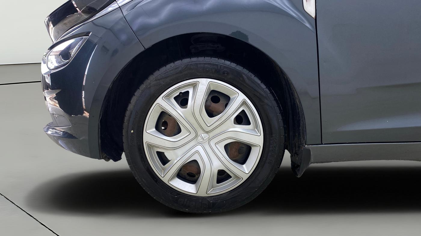 2021 Tata ALTROZ XT PETROL, Petrol, Manual, 30,537 km, Left Front Wheel