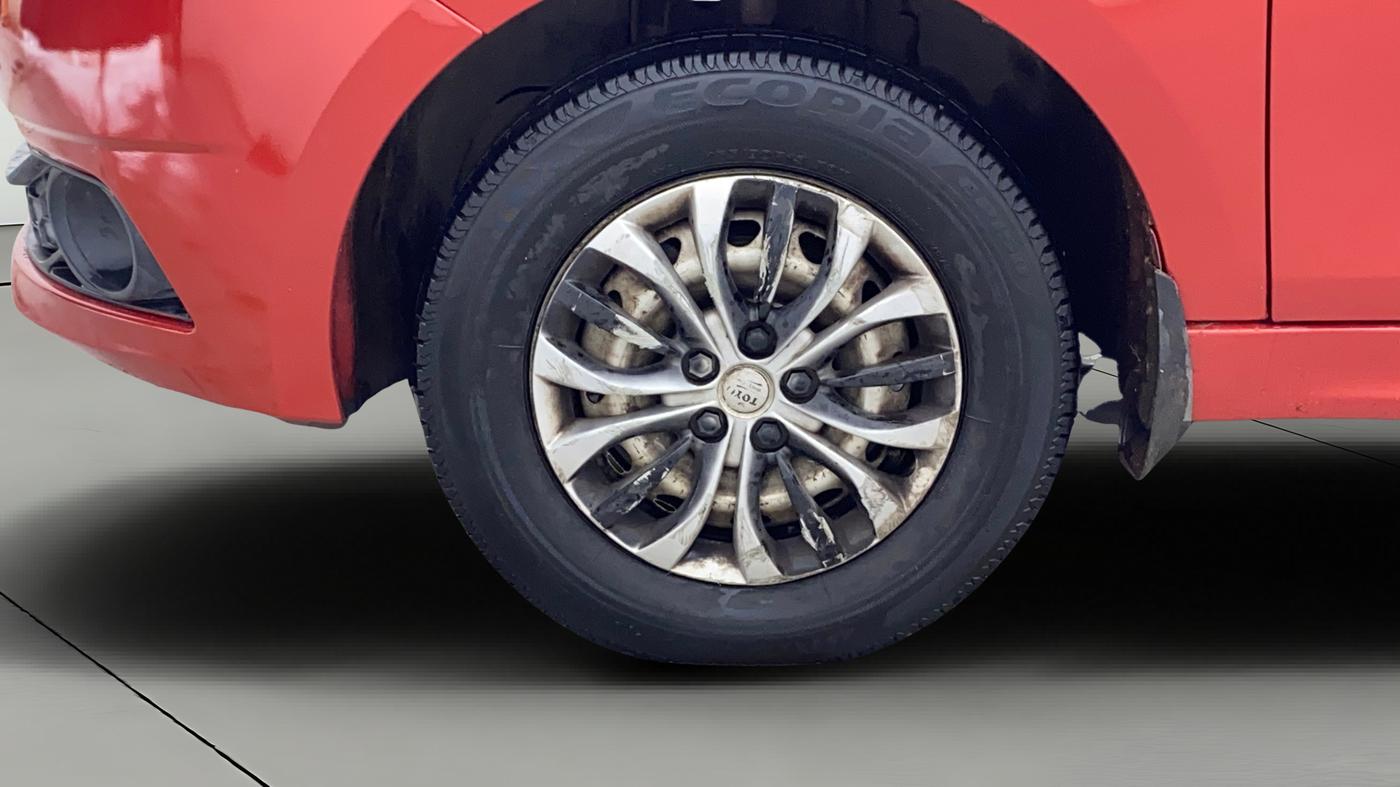 2016 Tata Tiago XM PETROL, Petrol, Manual, 55,843 km, Left Front Wheel