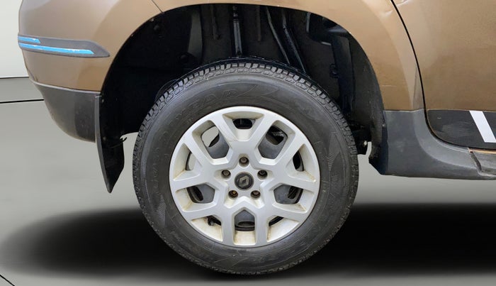 2017 Renault Duster RXL PETROL, Petrol, Manual, 76,118 km, Right Rear Wheel