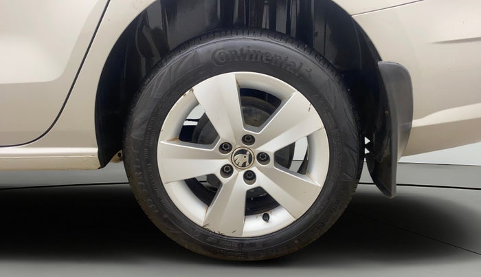 2017 Skoda Rapid AMBITION 1.6 MPI AT, Petrol, Automatic, 73,569 km, Left Rear Wheel