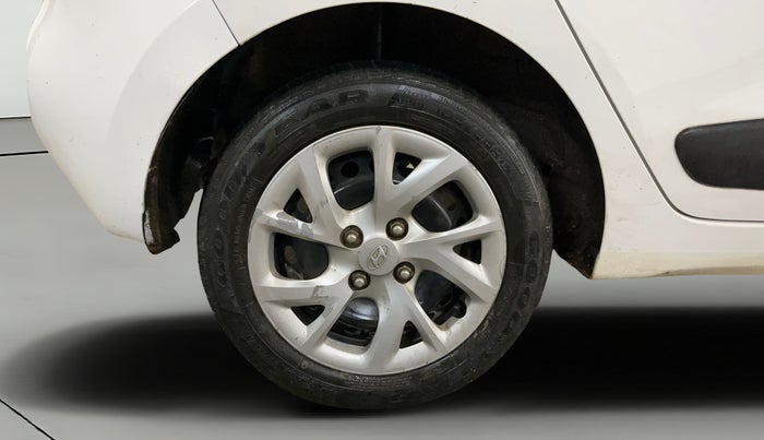 2017 Hyundai Grand i10 MAGNA 1.2 KAPPA VTVT, CNG, Manual, 72,918 km, Right Rear Wheel