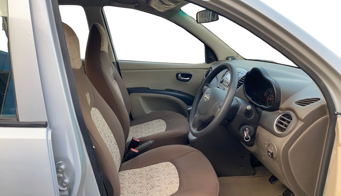 2014 Hyundai i10 SPORTZ 1.1, CNG, Manual, 87,563 km, Right Side Front Door Cabin