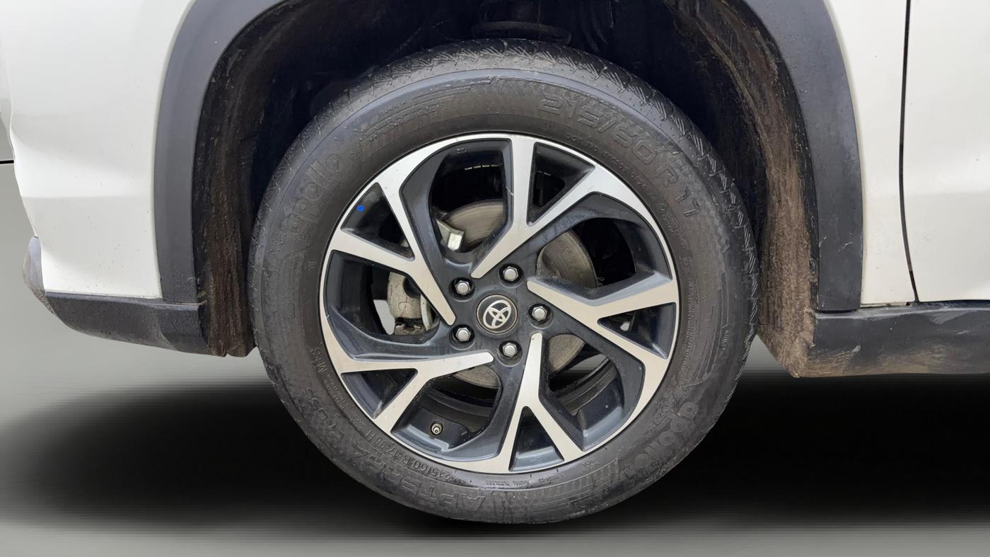 2024 Toyota URBAN CRUISER HYRYDER V HYBRID, Hybrid, Automatic, 60,281 km, Left Front Wheel
