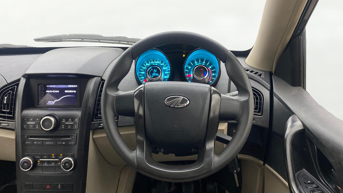 2016 Mahindra XUV500 W4, Diesel, Manual, 49,217 km, Steering Wheel Close Up