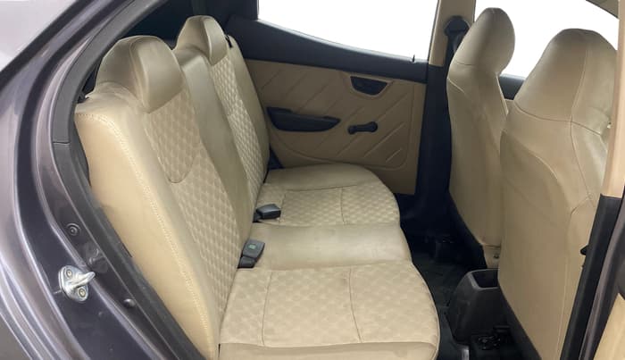 2018 Hyundai Eon MAGNA +, Petrol, Manual, 66,201 km, Right Side Rear Door Cabin