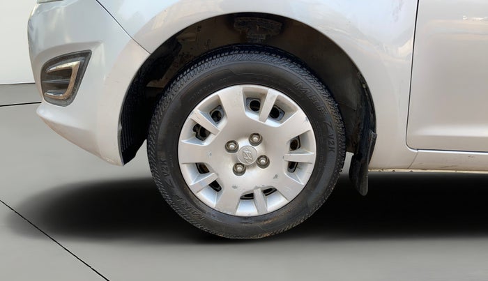 2013 Hyundai i20 MAGNA (O) 1.2, Petrol, Manual, 44,337 km, Left Front Wheel