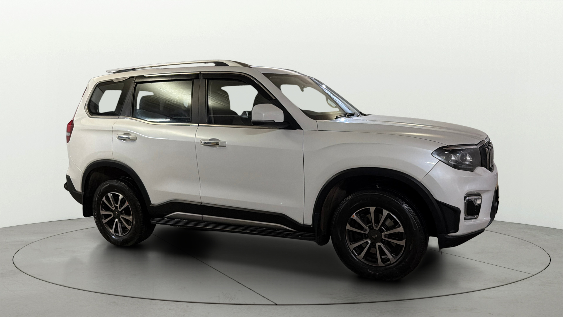 2024 Mahindra Scorpio N Z8 DIESEL AT 2WD 7 STR